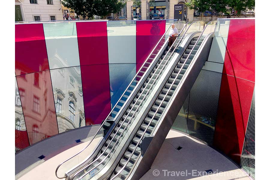 Detail, Rolltreppe im Joanneumsviertel in Graz