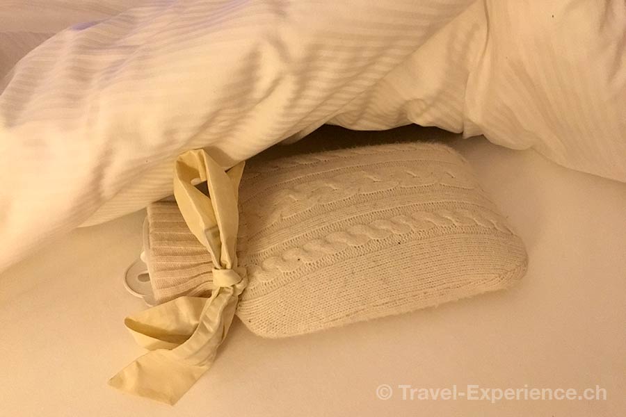 Detail, Wärmflasche im Bett