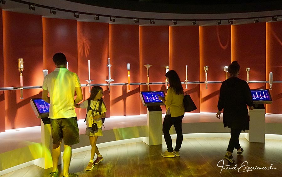 Olympische Fackeln im Olympischen Museum in Lausanne