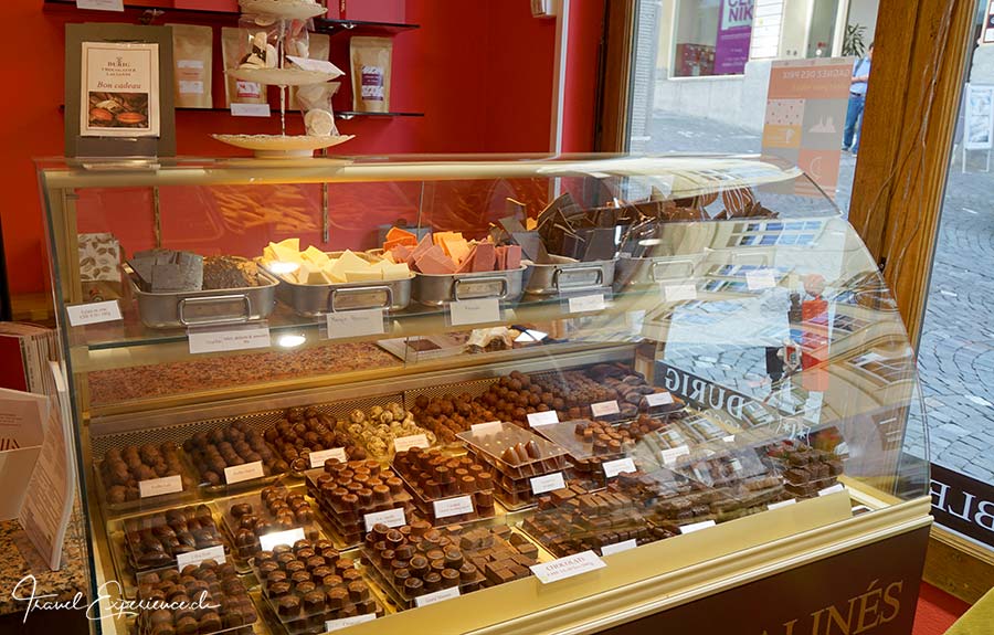 Schoko- und Pralinentheke vom Chocolatier Durig in Lausanne