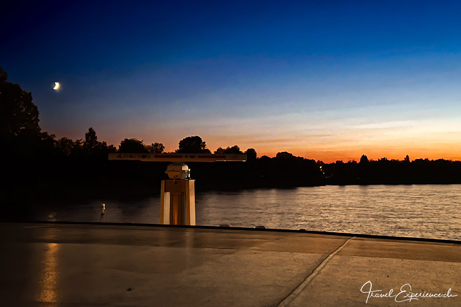 MS Thurgau Gold, Rhein, Abendstimmung