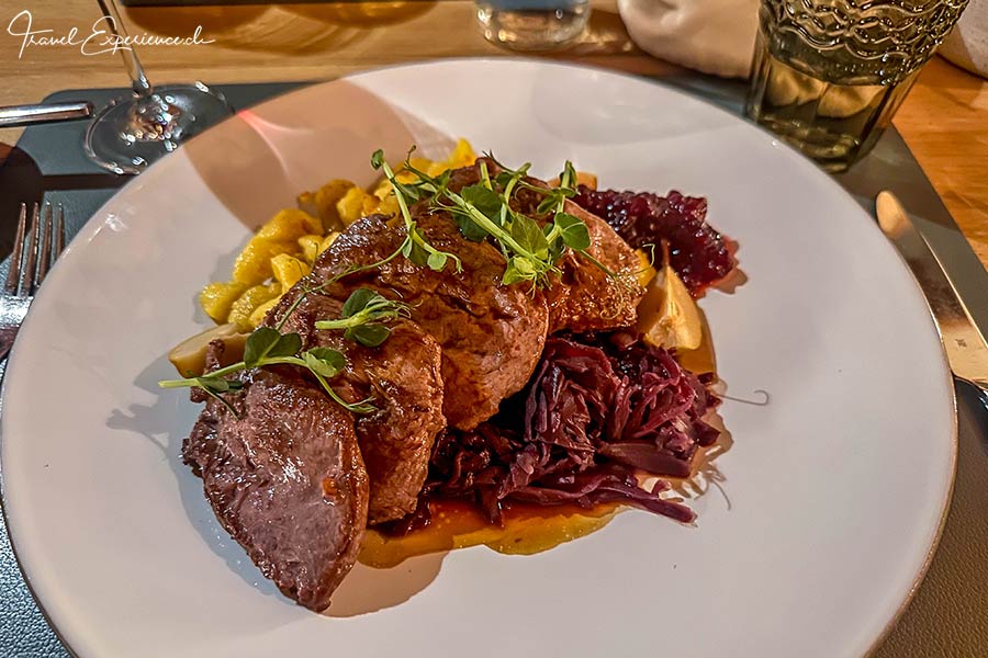 Hotel Bad Murtensee, Muntelier, Rehschnitzel