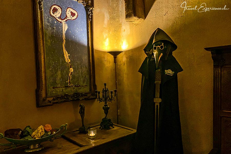 Südliche Weinstrasse, Doktorenhof, Venningen, Kunst und Pestmaske