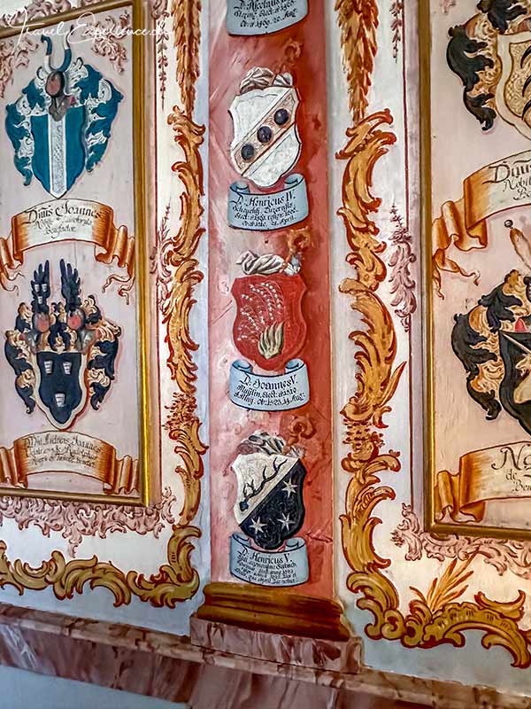 Detailfoto: Wappen von Henricus IV., Joannes V., Henricus V.
