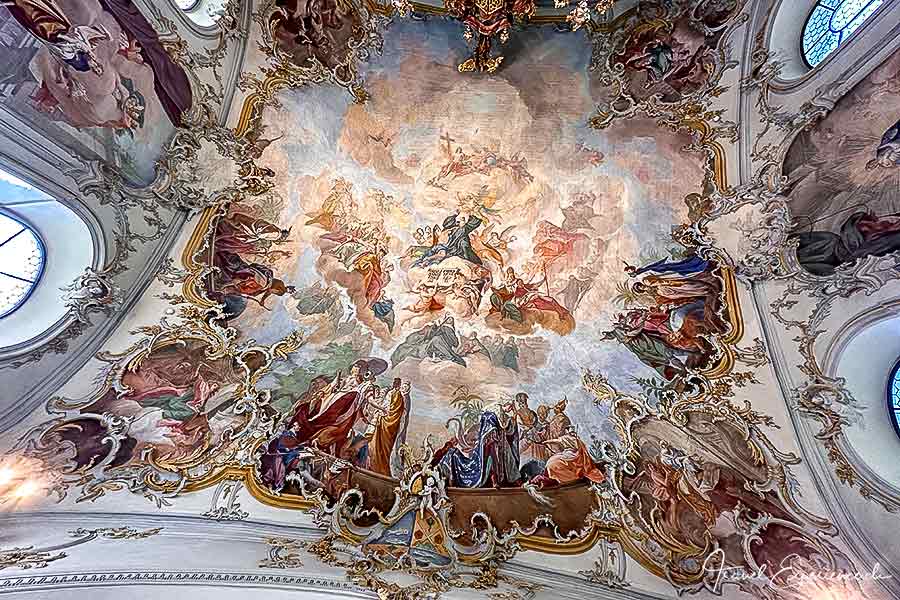 Detailfoto von der Decke im Oberen Chor in der Klosterkirche des Klosters Fischingen