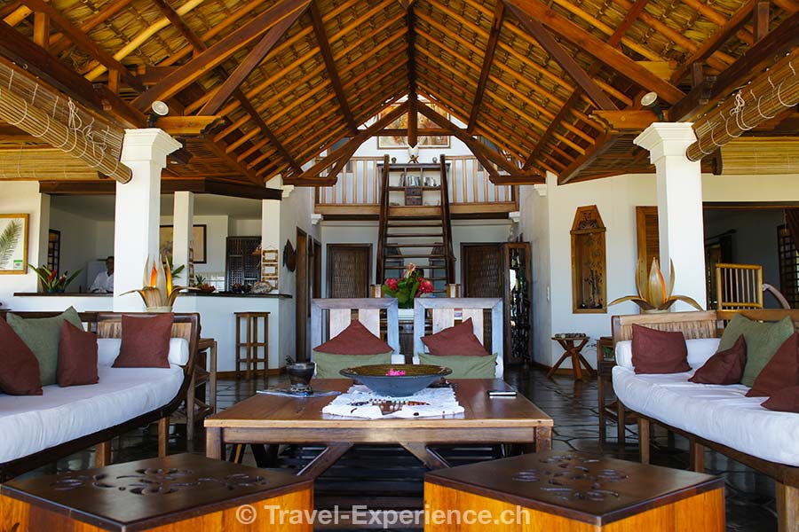 Innenaufnahme der Lobby im Amporaha Resort auf Nosy Be, Madagaskar