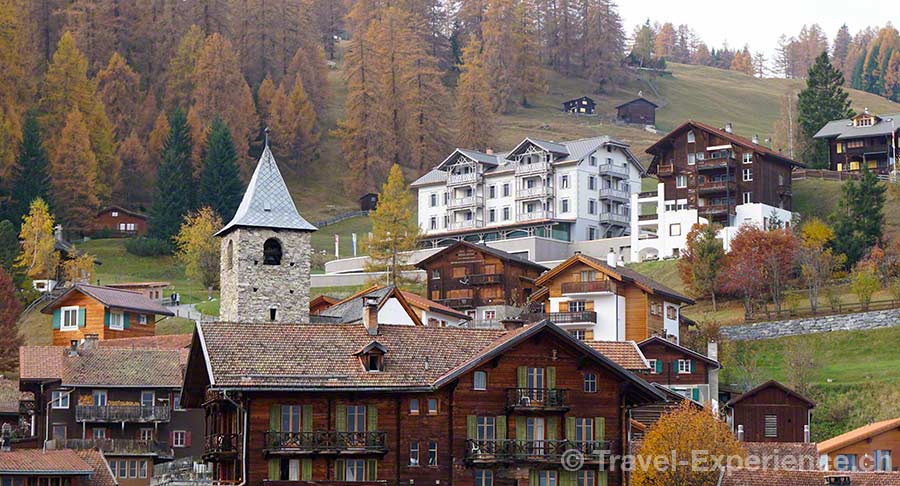 Tschiertschen mit dem Hotel Alpina (weisses Gebäude)