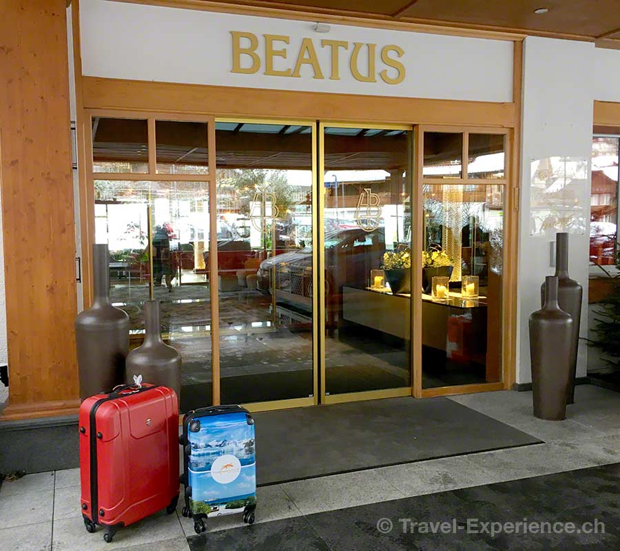 Eingang ins Hotel Beatus
