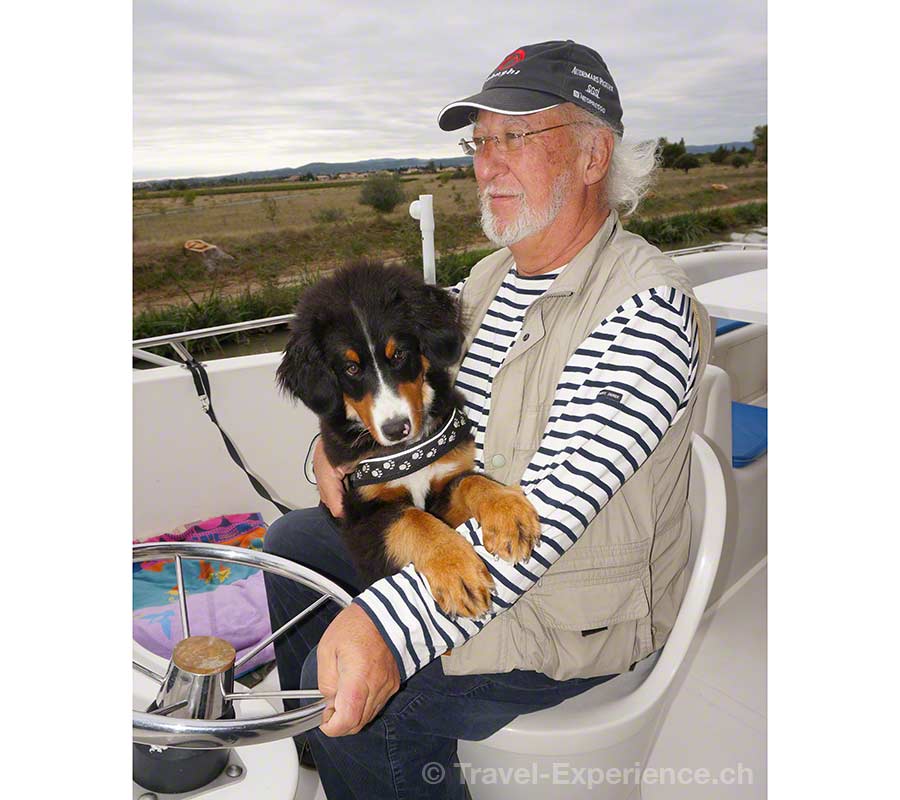 Personenaufnahme, Jean Stalder von Marina Travel mit Berner Sennenhündin Muscat