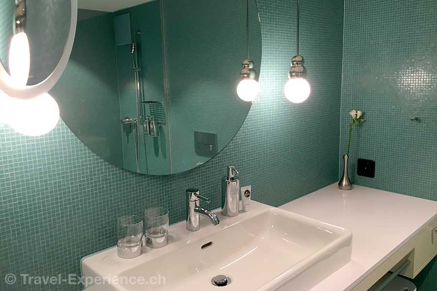 Innenaufnahme, Badezimmer im Hotel Hof Weissbad