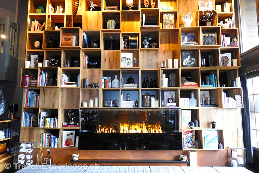 Innenaufnahme, Wohnzimmer im Huus Hotel