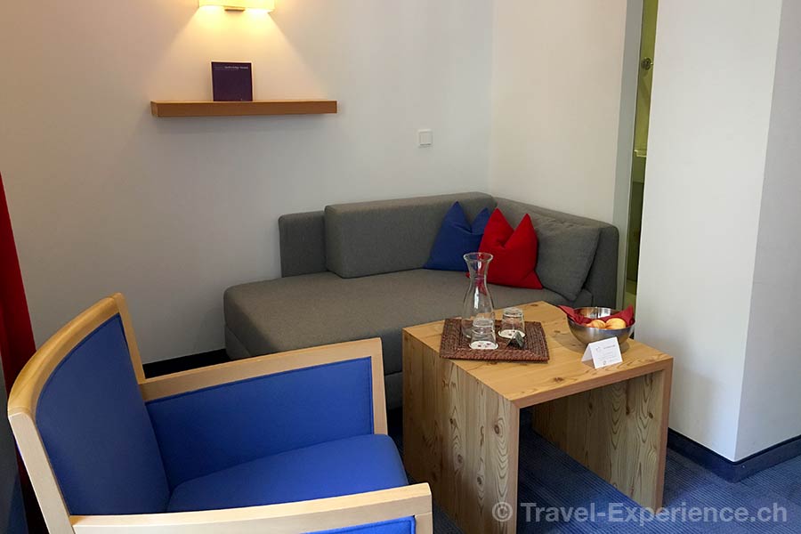 Innenaufnahme, Detail, Sitzecke im Zimmer im Impuls Hotel Tirol