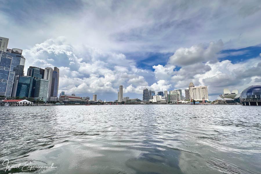 Singapur rund um die Marina Bay vom Wasser aus