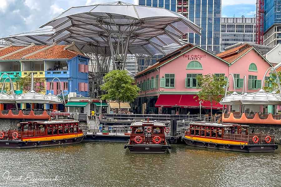 Schiffe am Clarque Quai Station, Singapur