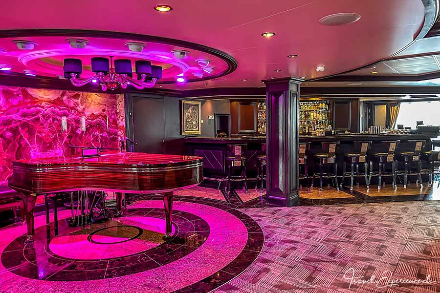 Martinis Bar mit Pianobühne