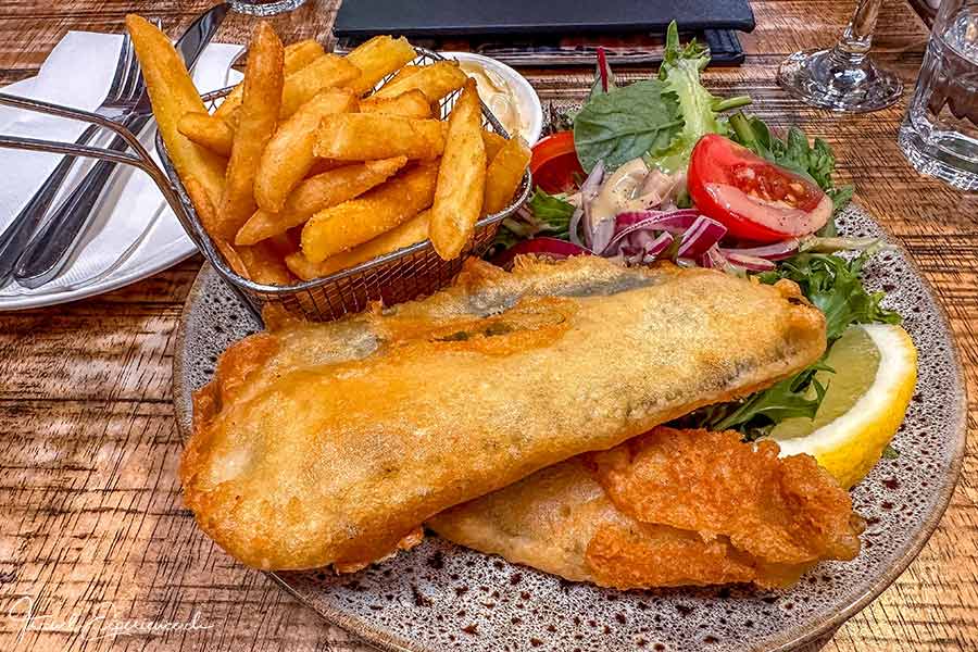 Fish & Chips im Restaurant Haus in Hahndorf, Südaustralien
