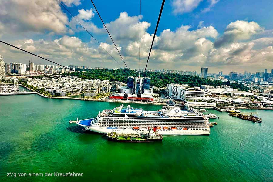 Oceania Riviera in Singapur