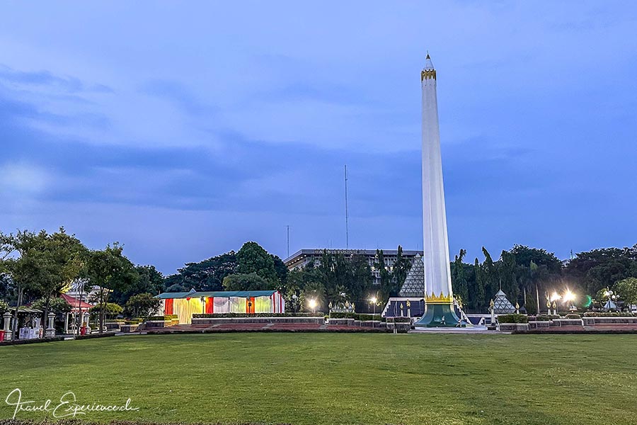 Abendstimmung, Denkmal Tugu Prahlawan in Surabaya