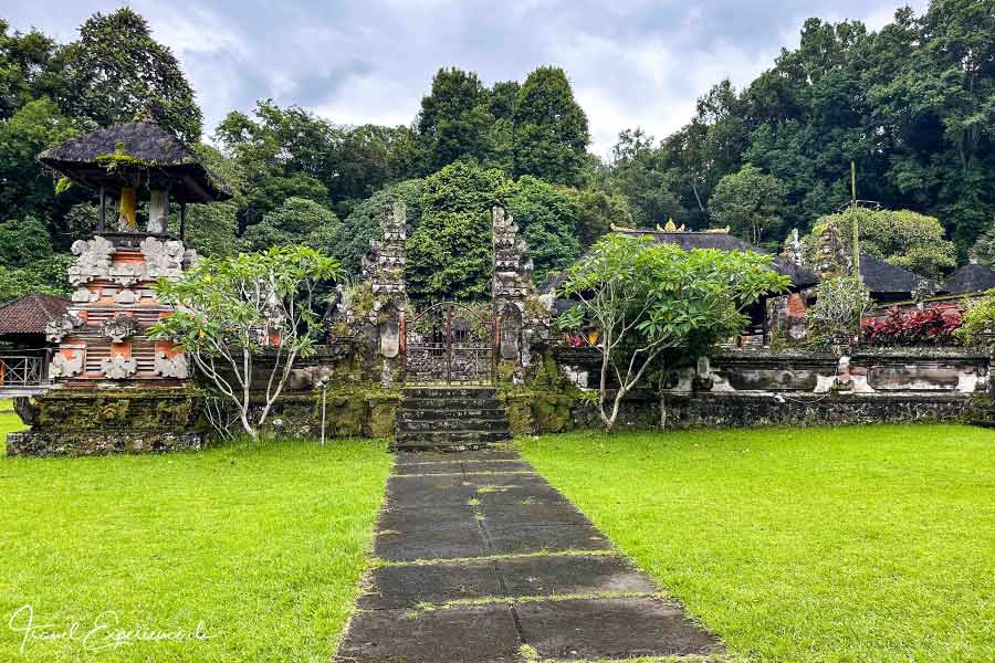 Geschlossenes Inneres der Tempelanlage Luhur Besi Kalung auf Bali