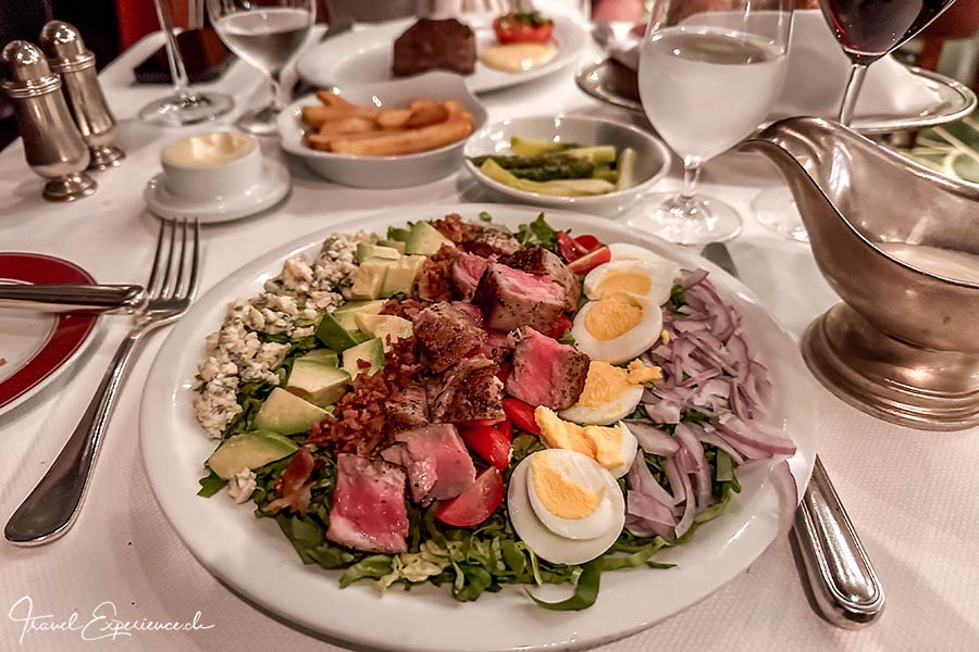 Foodfoto, riesige Portion Tunasalat, Restaurant Polo Grill, Oceania Riviera