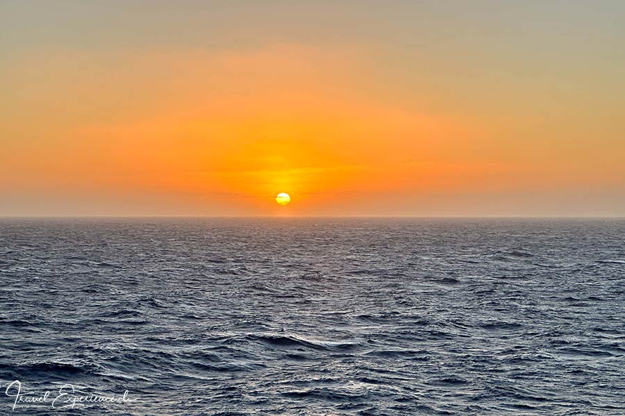 Sonnenuntergang an einem der Seetage auf der Oceania Riviera