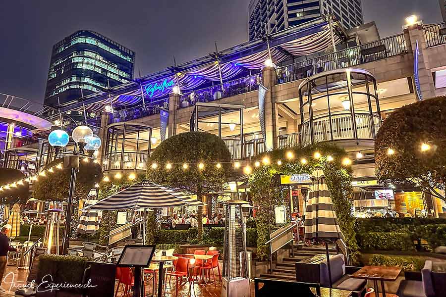 Abendstimmung beherrscht die Restaurantszenerie im Darling Harbour in Sydney
